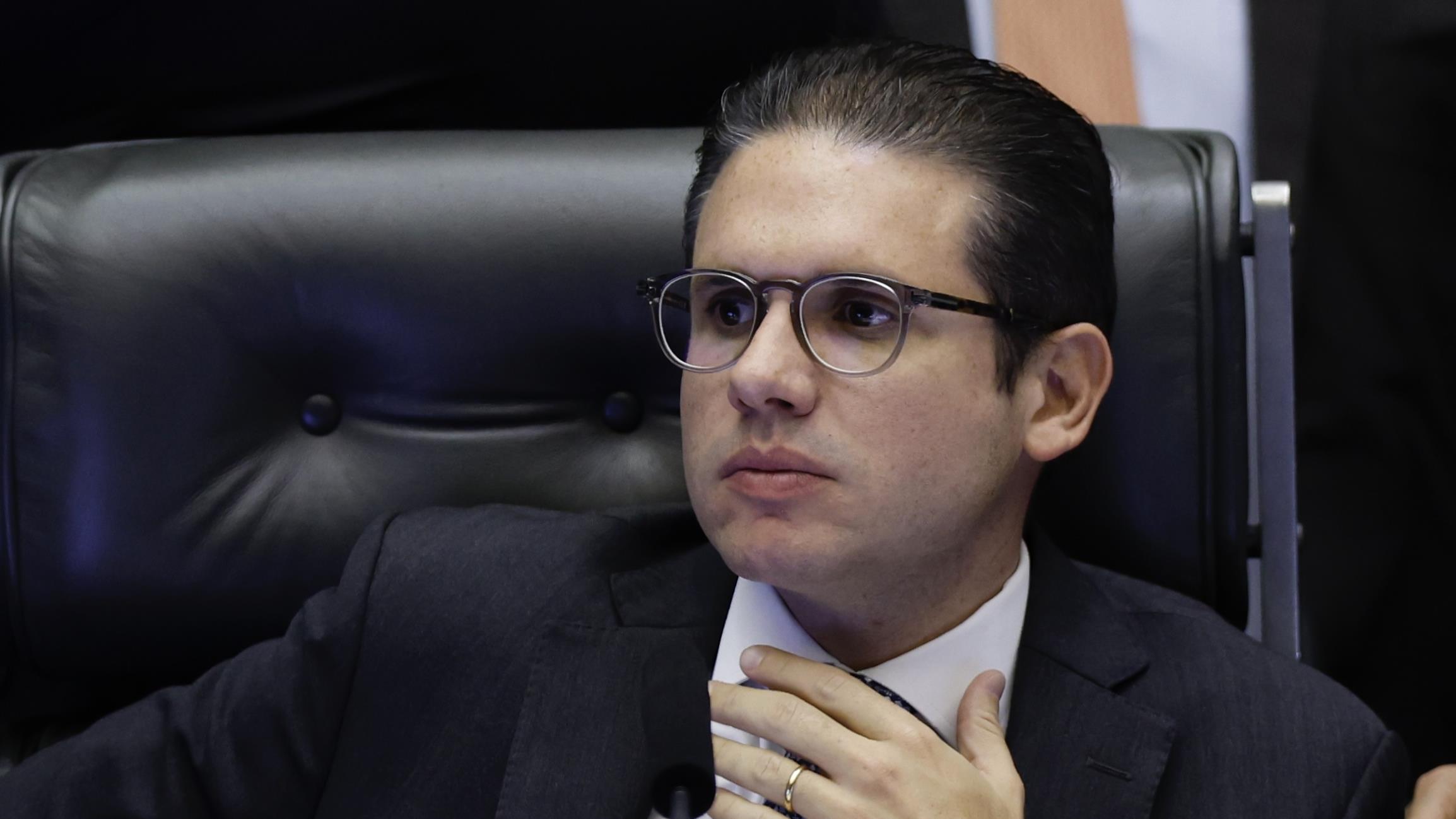 Deputados não aceitam aumento de imposto, diz Hugo Motta.