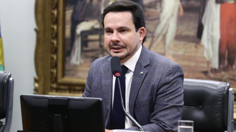 O deputado Capitão Alberto Neto (PL-AM) é o relator da proposta.