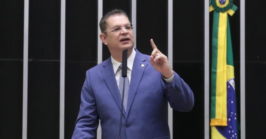 Câmara deve pautar anistia antes do recesso, diz Sóstenes Cavalcante