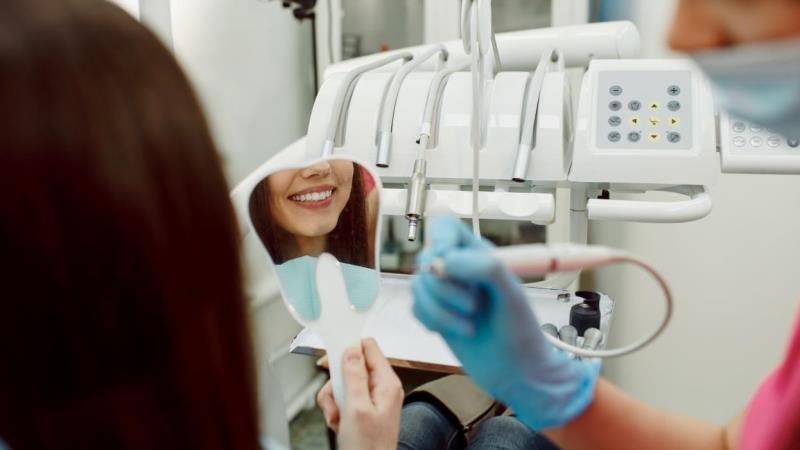 Seminário debate perigos do uso do mercúrio em procedimentos odontológicos.