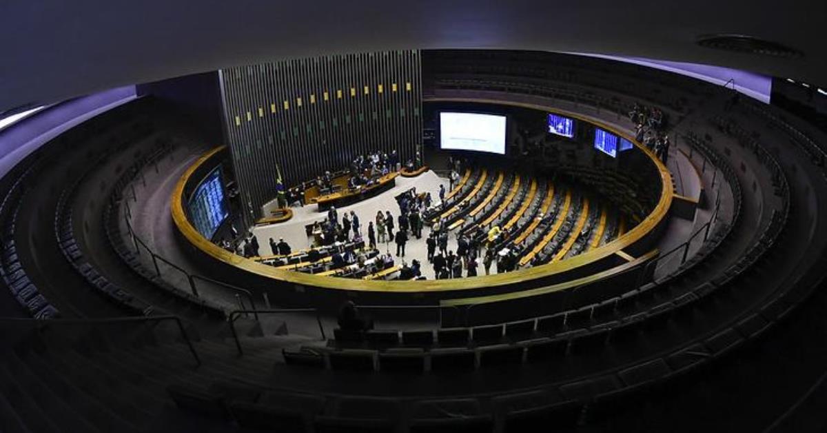 Câmara pauta combate a desastre, proteção a mulher e incentivo fiscal