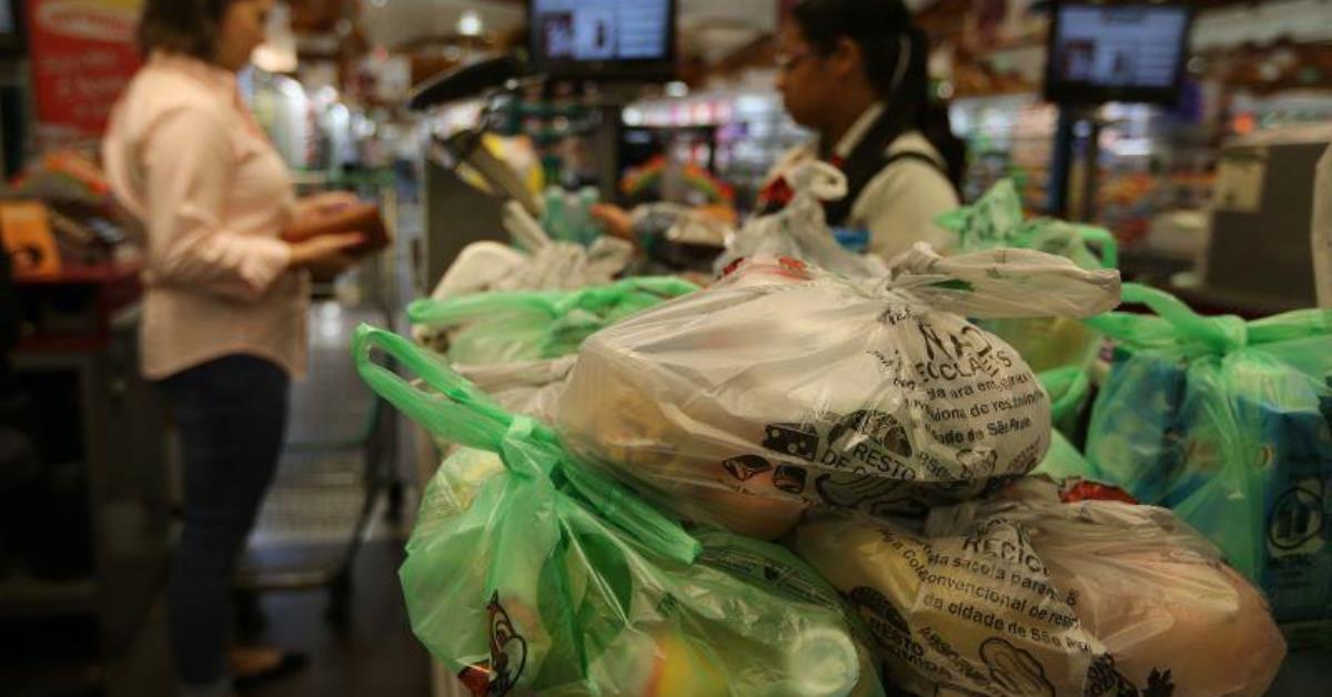 Câmara vota fim da regra que exige acordo para trabalho em feriados