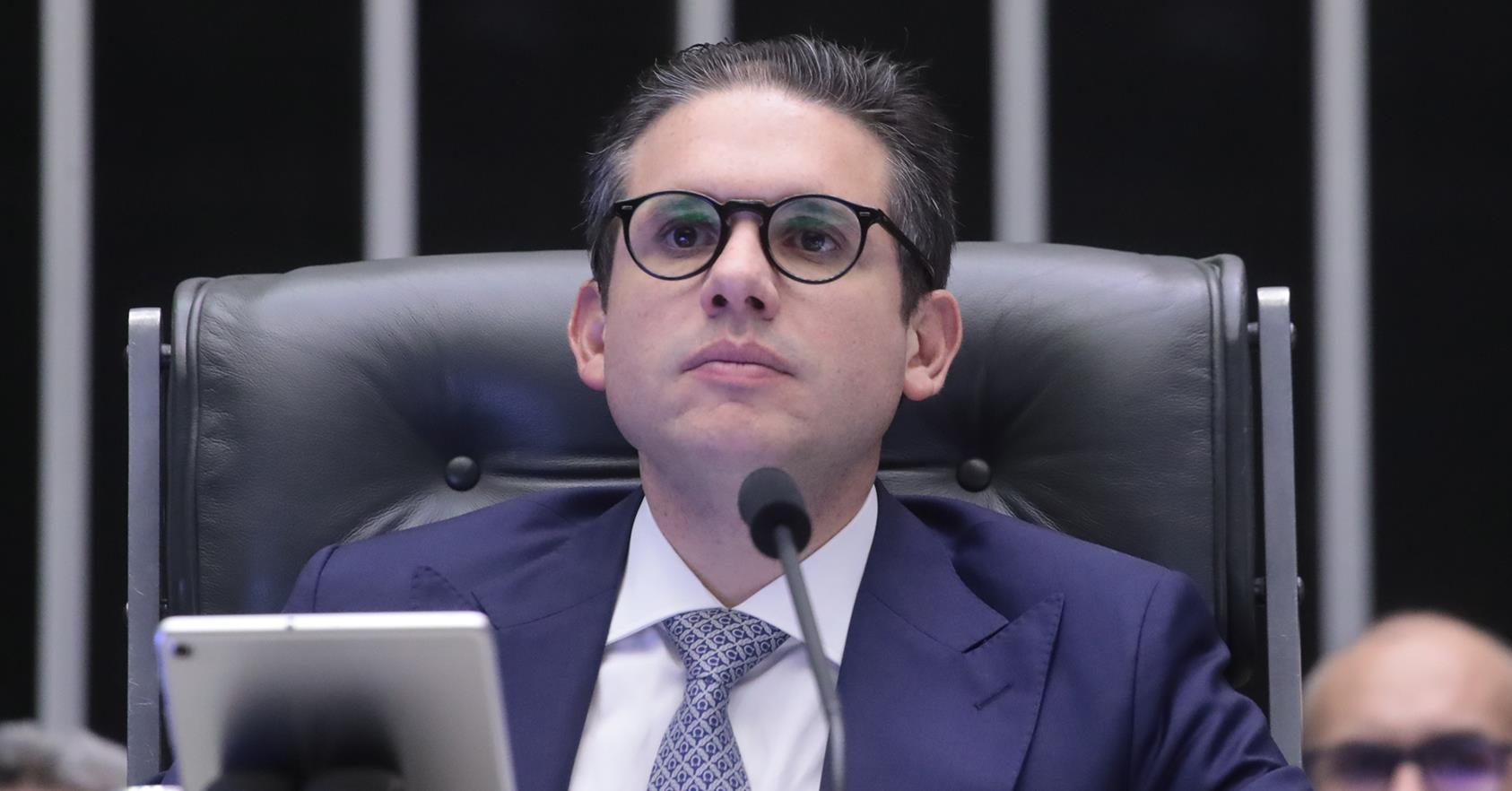 Cassação de Zambelli será decidida em plenário, diz Hugo Motta
