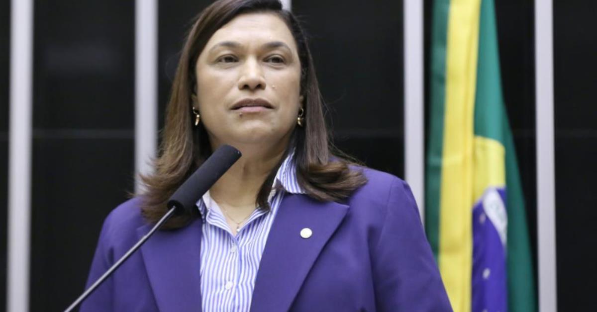 Comissão aprova apoio a cuidadores de crianças com deficiência