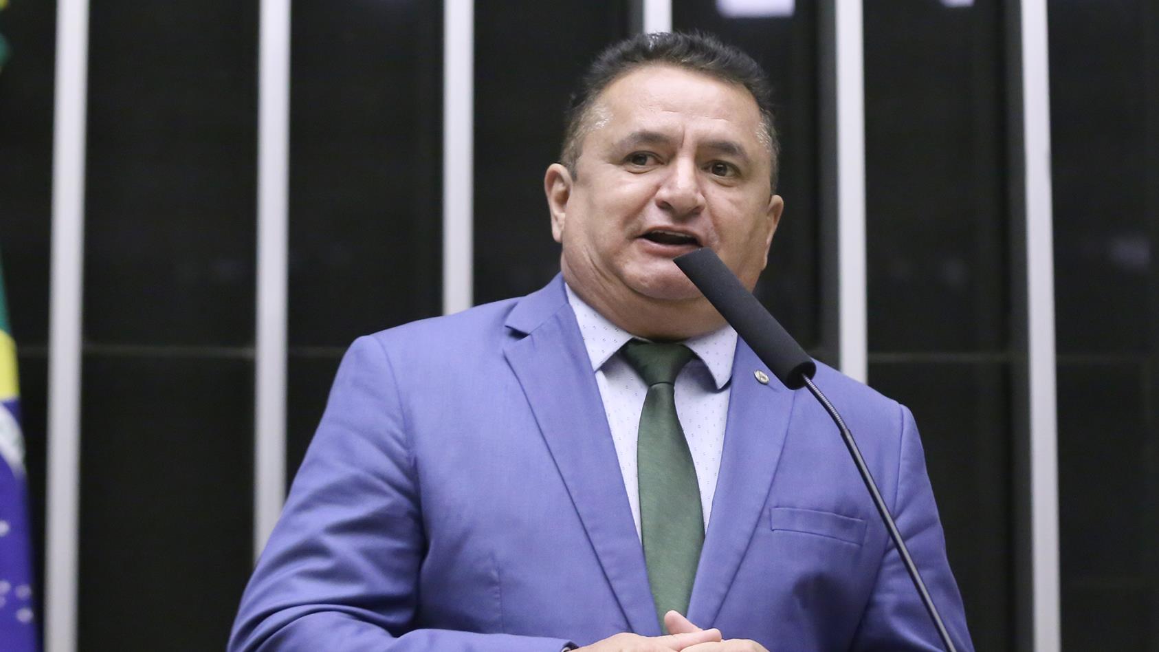 Veras: um dos objetivos centrais da educação é preparar o educando para o exercício da cidadania.