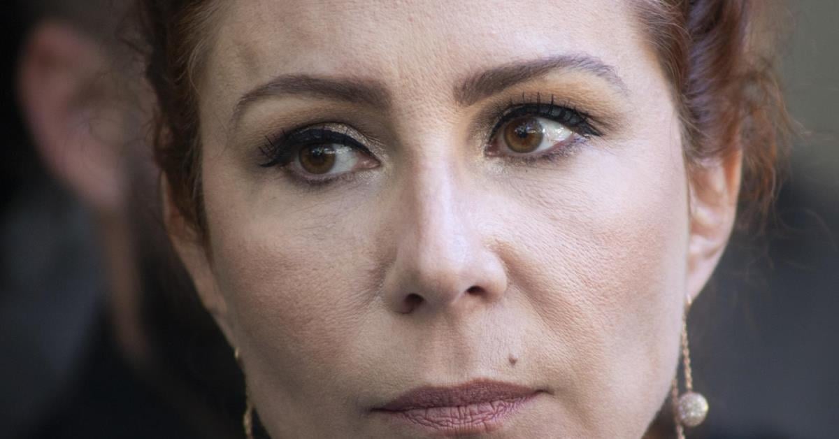 Condenada a 10 anos de prisão, Carla Zambelli deixa o Brasil