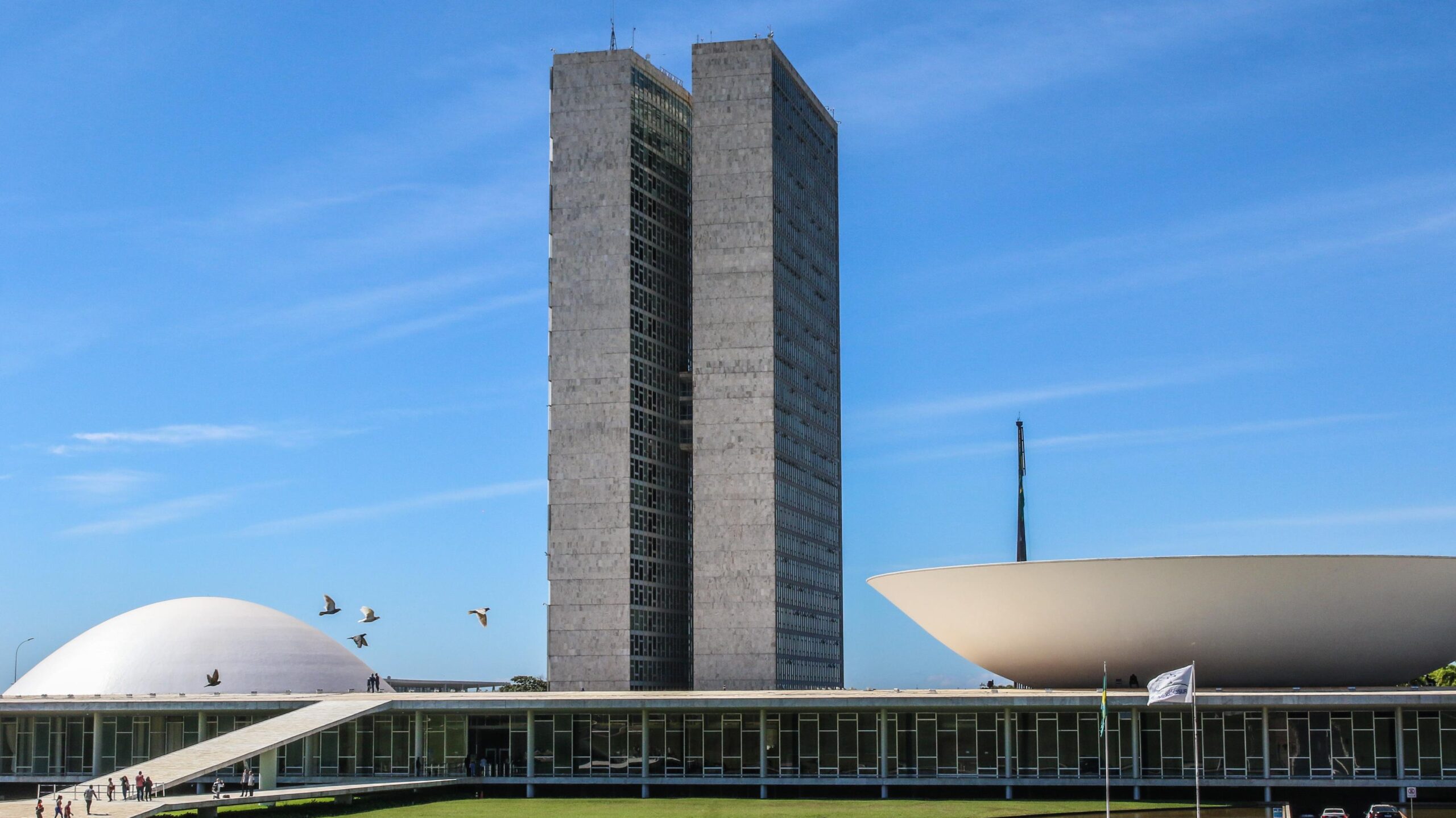 Parlamentares analisam se derrubam veto ao cadastro público de pedófilos e condenados por crimes sexuais.