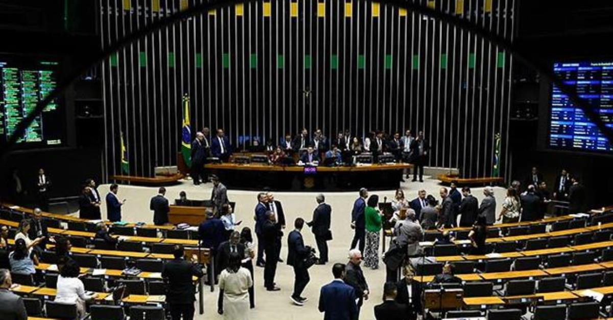 Congresso pode ter sessão conjunta na terça e instalar CPMI do INSS