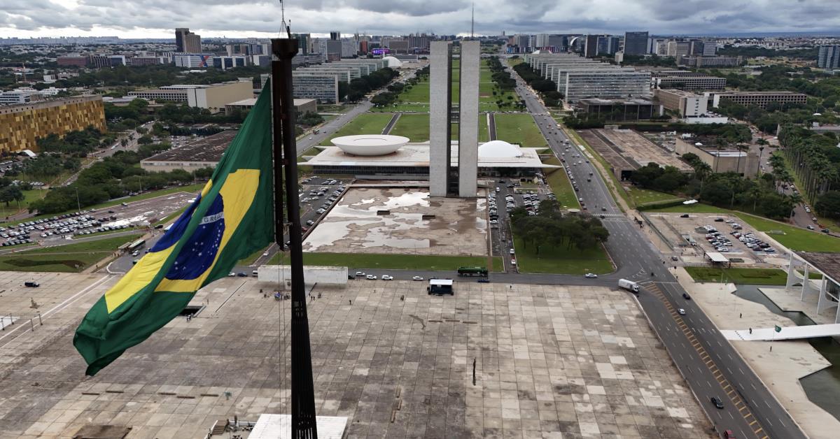 Datafolha: maioria diz ter vergonha do STF, do Congresso e de Lula