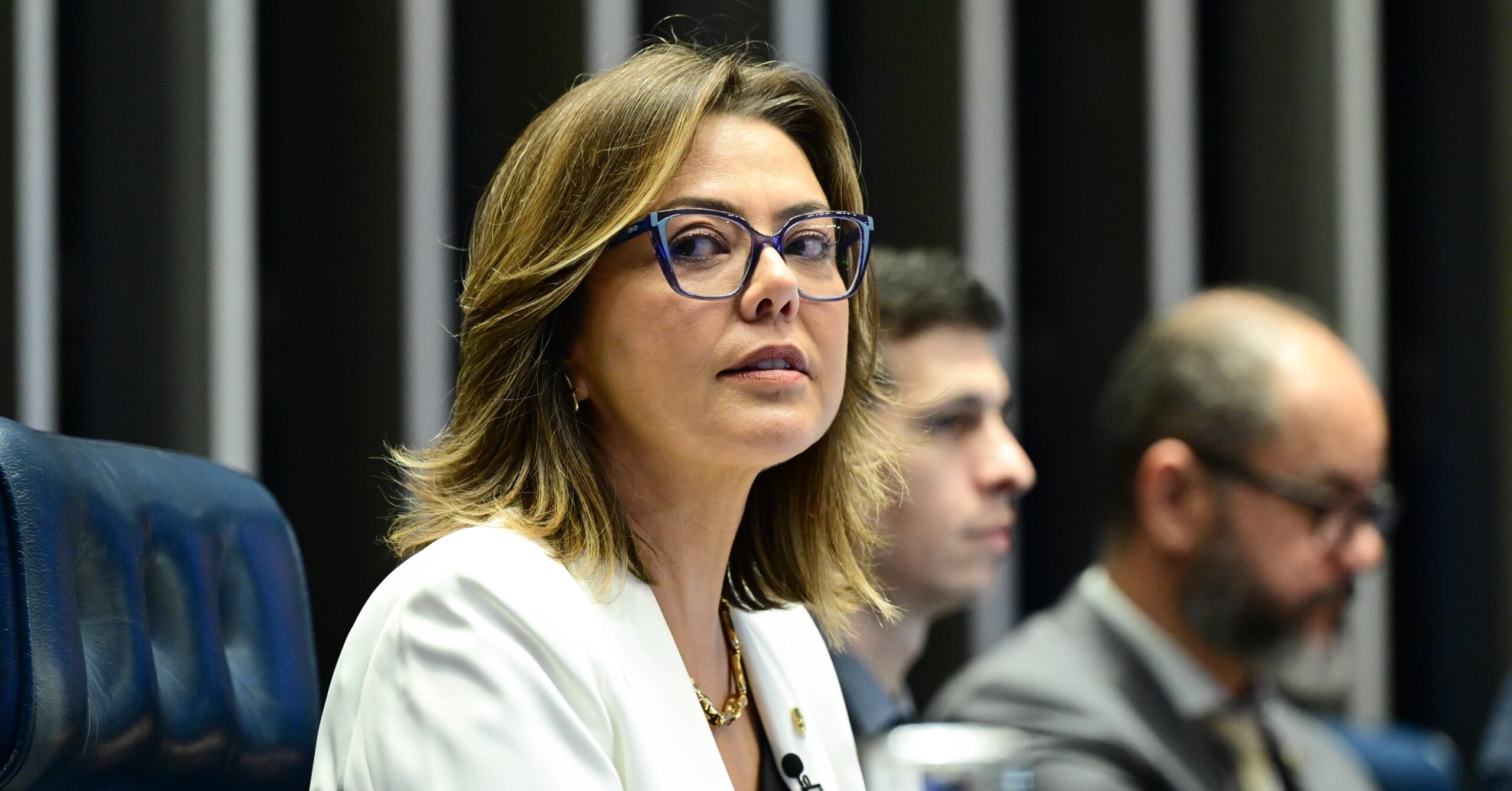 Davi Alcolumbre convida Leila para presidir sessão de cotas femininas