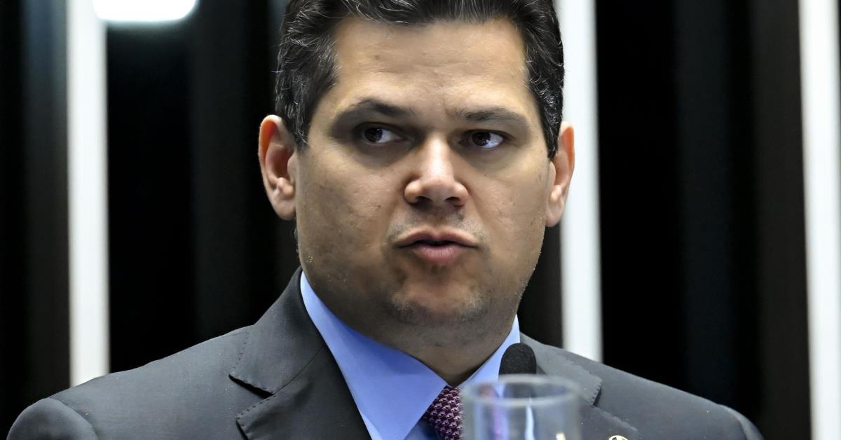 Davi Alcolumbre se diz contra cotas fixas de mulheres no Legislativo