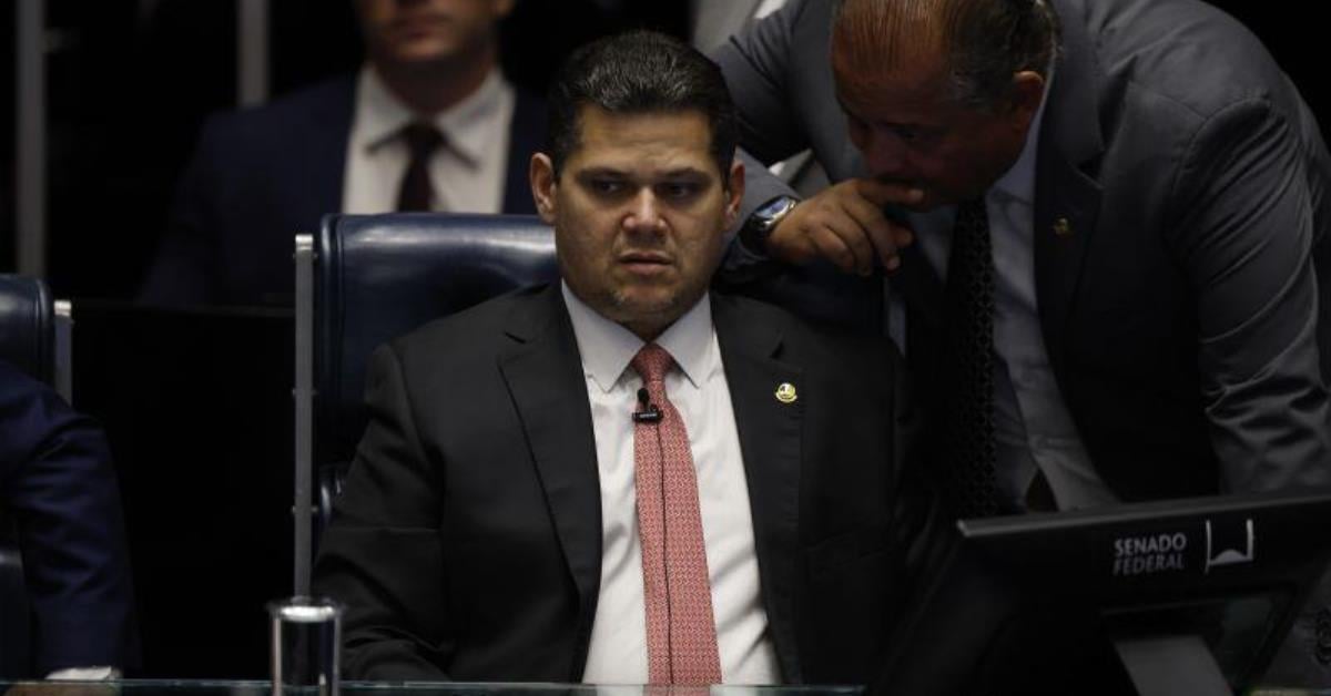 Davi deu “voto de Minerva” para aprovar aumento do número de deputados