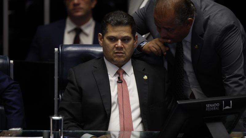O presidente do Senado, Davi Alcolumbre (União-AP): sem o voto dele, projeto que aumenta número de deputado não teria avançado.
