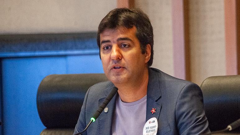 Proposta do deputado Gabriel Magno também inclui indígenas e quilombolas entre os beneficiários das ações afirmativas.