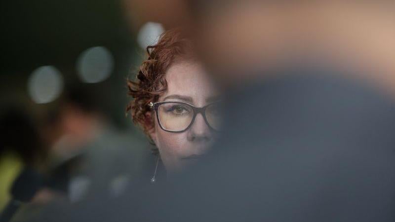 Deputado italiano questiona em nota: 