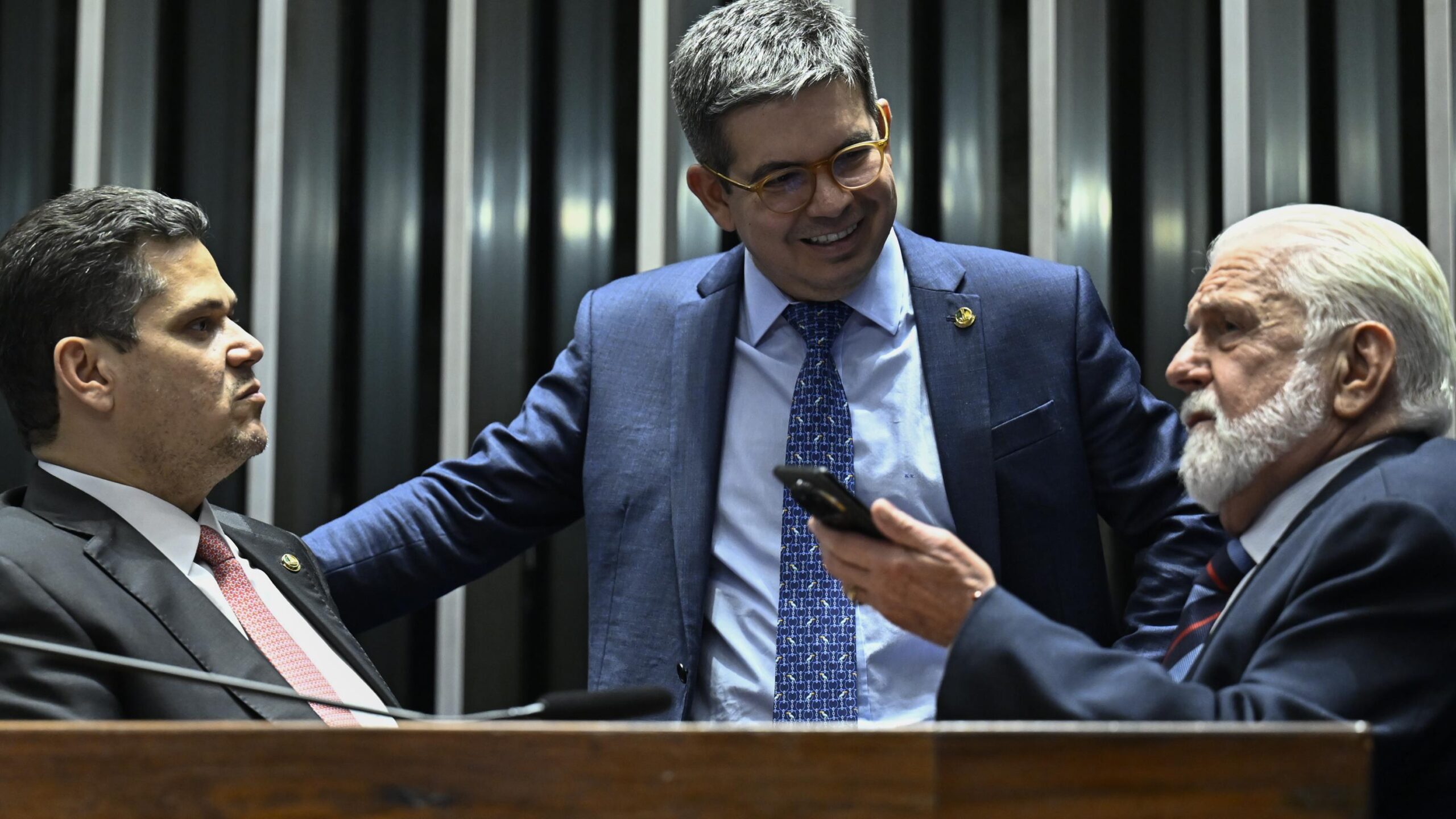 Senadores Davi Alcolumbre, Randolfe Rodrigues e Jaques Wagner.