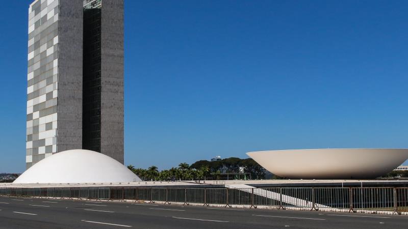 Grupo reúne 109 deputados e 14 senadores, com peso decisivo para aprovação do pacote.