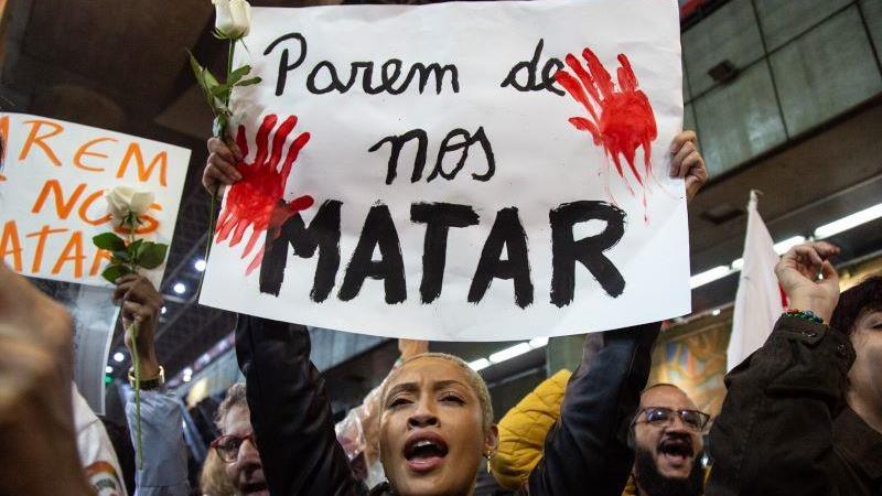 Ato contra o feminicídio em São Paulo.