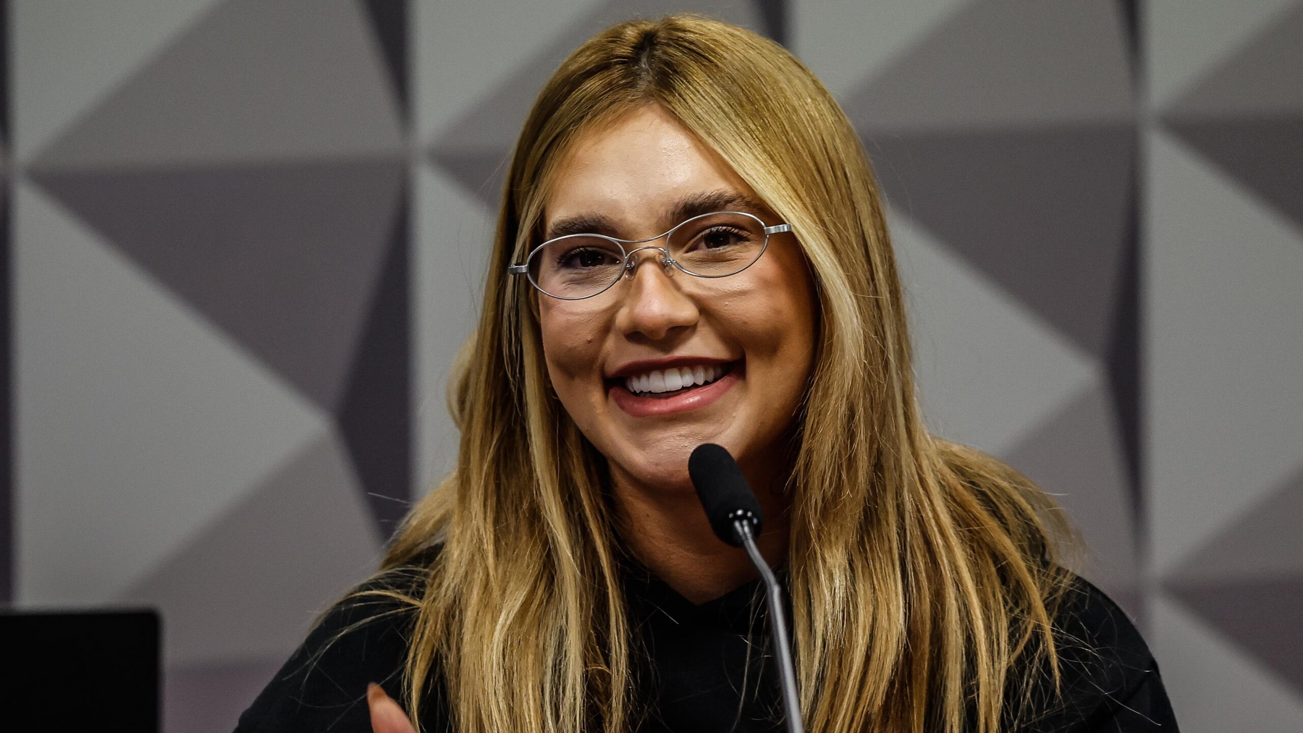 A influencer Virgínia Fonseca depõe na CPI das Bets.