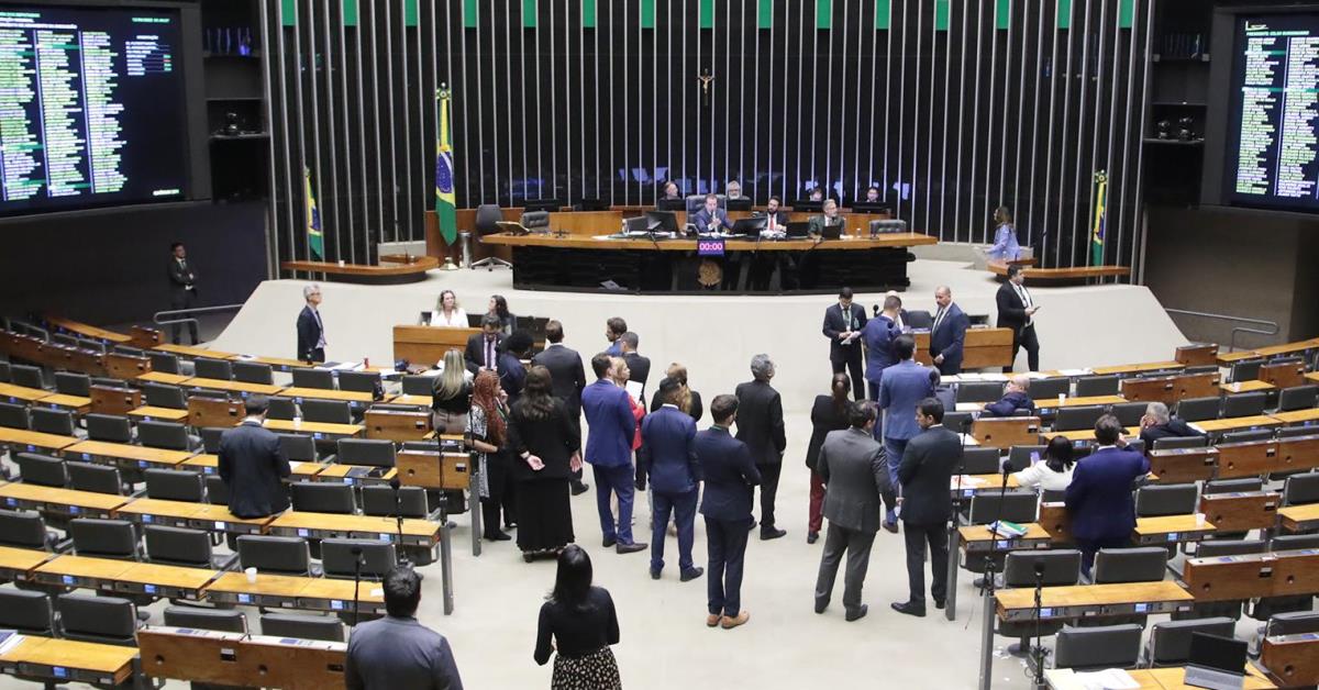 Frentes parlamentares pedem devolução da MP do IOF ao governo