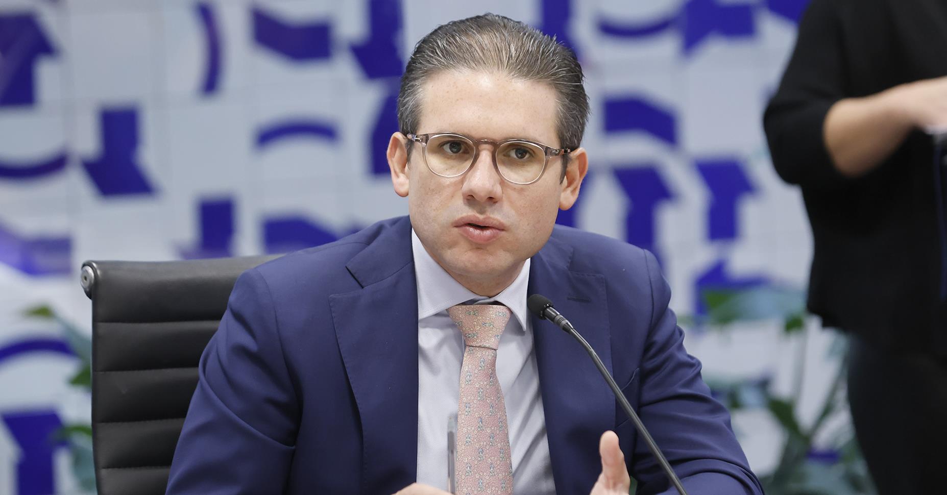 Governo assumiu compromisso com corte de despesas, diz Hugo