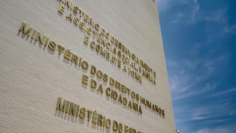 Fachada do Ministério dos Direitos Humanos, na Praça dos Três Poderes, em Brasília.