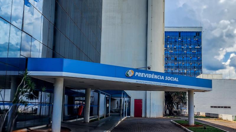 Pedido inclui suspensão de ações judiciais e liberação de crédito extraordinário.