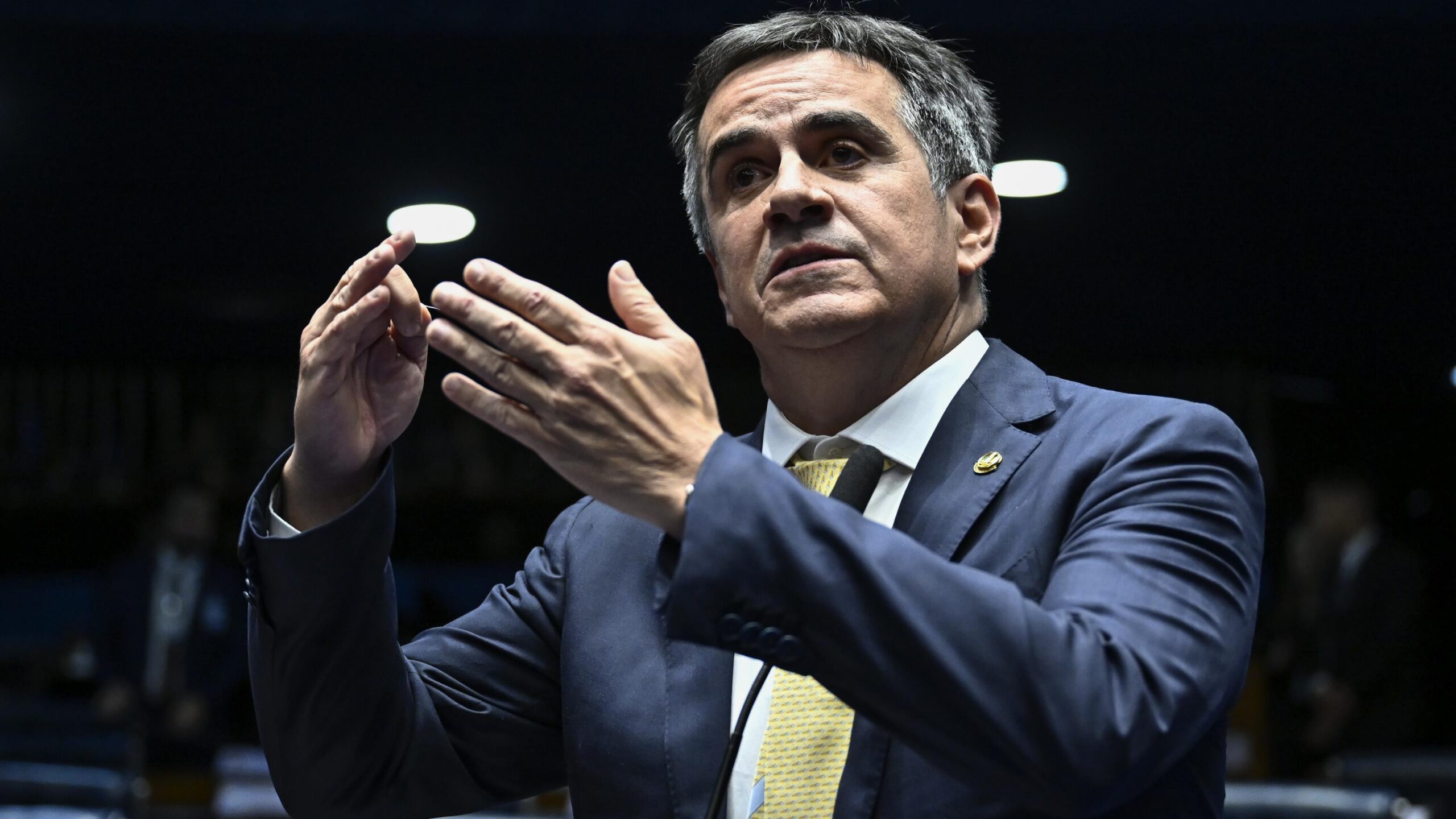 Senador Ciro Nogueira.