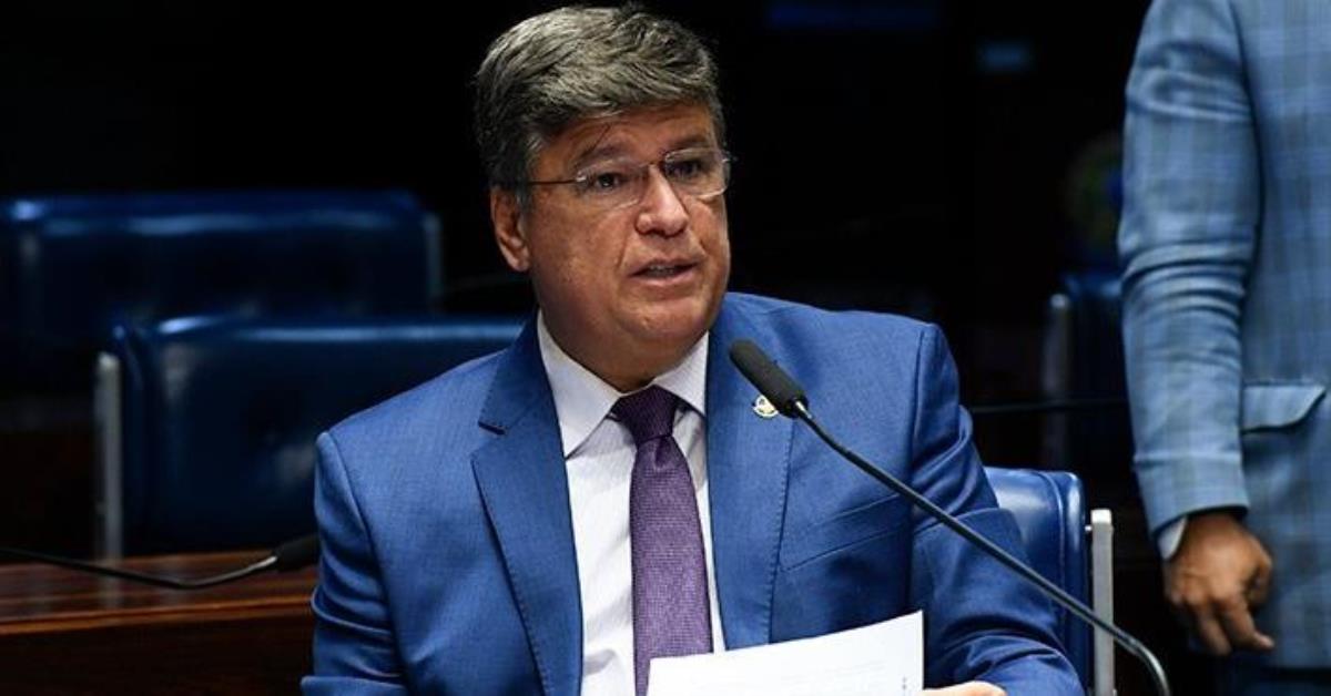 Grupo de políticos brasileiros tenta sair de Israel pela Jordânia