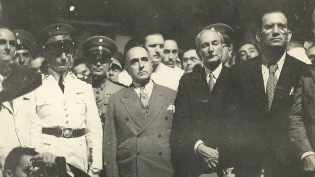 Getúlio Vargas e José Carneiro da Gama Malcher na inauguração do busto de Getúlio Vargas.