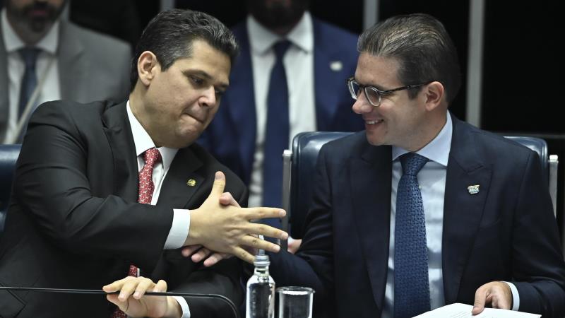 Para os presidentes do Senado e da Câmara, Davi Alcolumbre e Hugo Motta, atual modelo de emendas é constitucional.