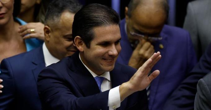 Hugo Motta decide não ir a audiência do STF sobre emendas