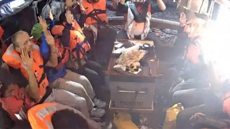 Ativistas de coalizão foram detidos no último domingo por forças israelenses. Desde então, oito dos 12 militantes que estavam no barco estão presos.