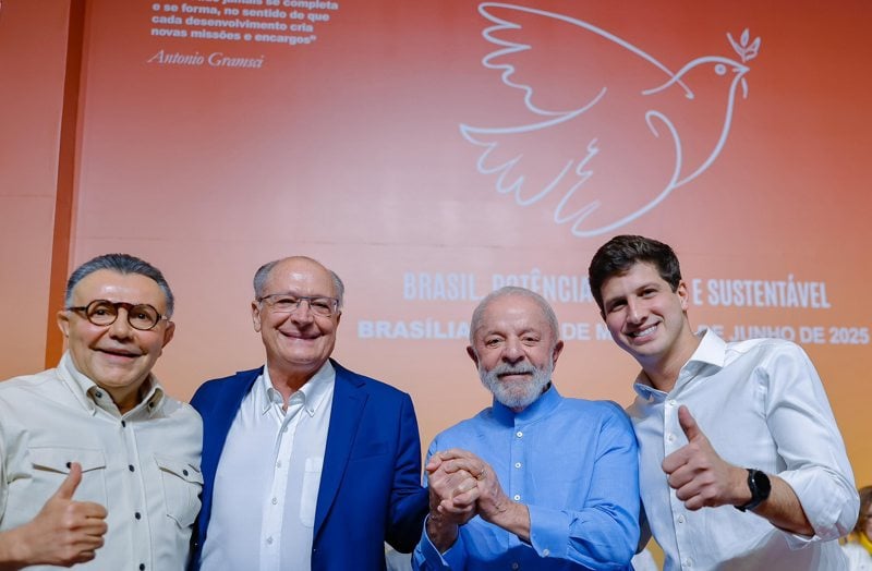 Carlos Siqueira, Geraldo Alckmin, Lula e João Campos.