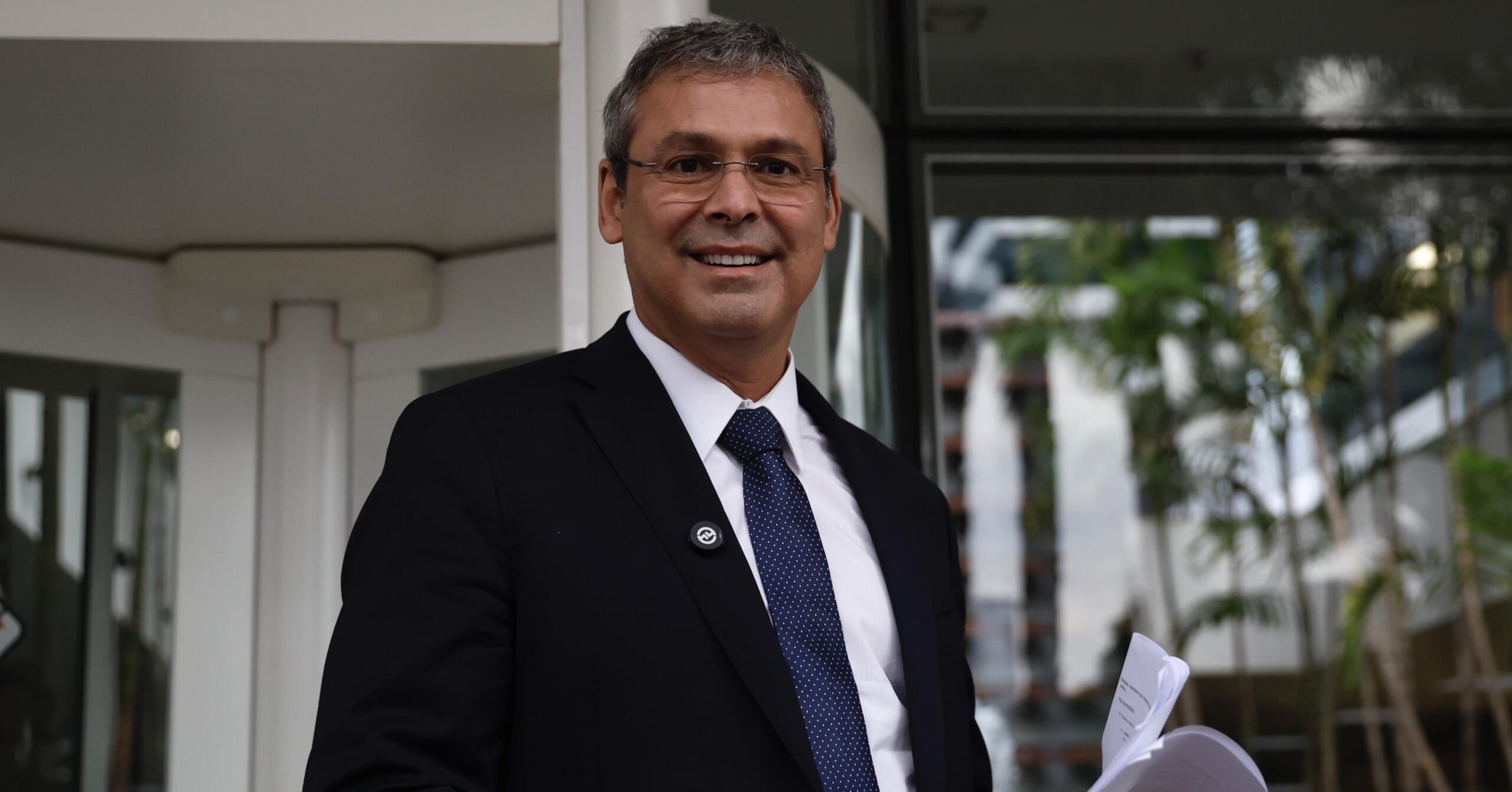 Lindbergh pede uso de tornozeleira eletrônica em Bolsonaro à PGR