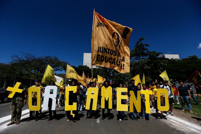 Manifestação de servidores federais em 2024 por reajuste salarial.
