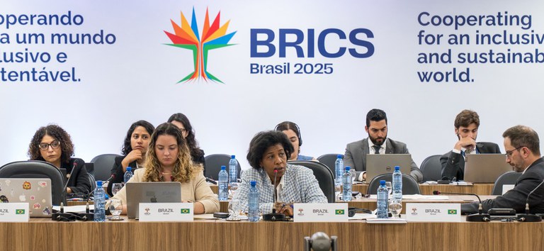 Ministério da Saúde lidera articulação em saúde durante reunião de altos oficiais do BRICS