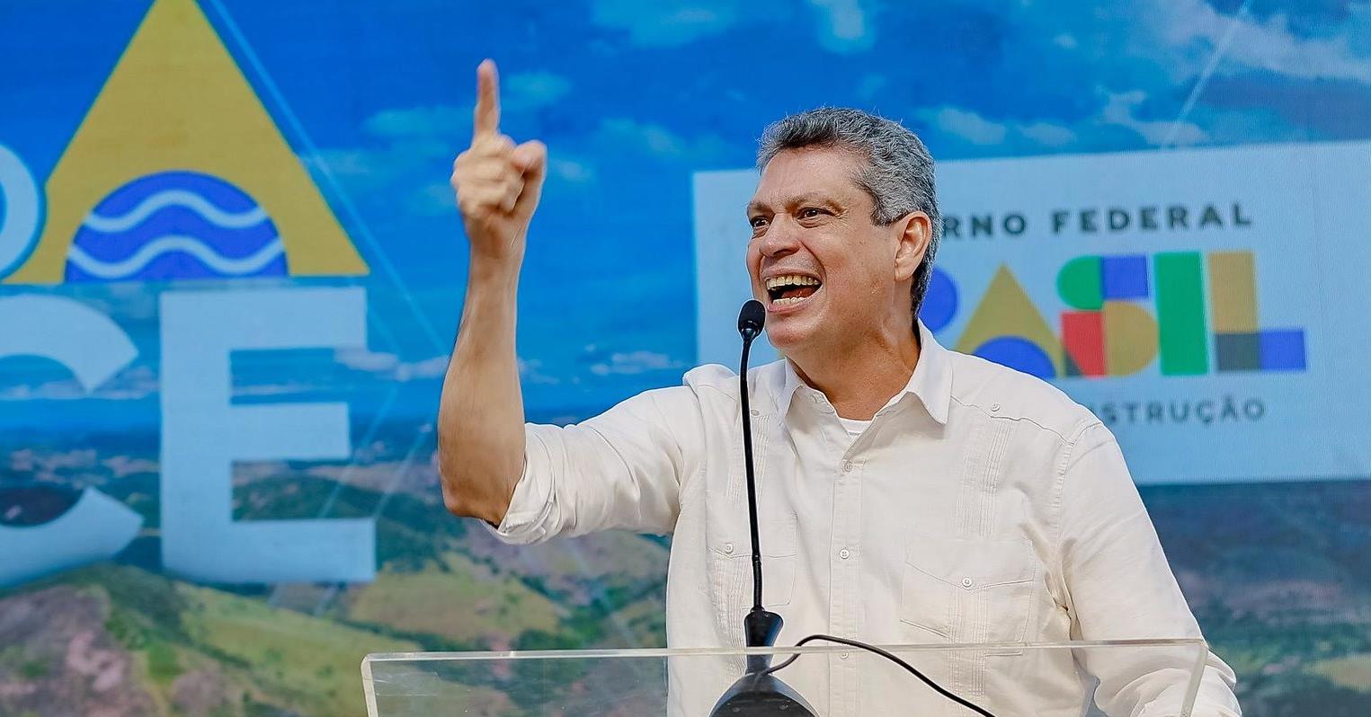 Ministro Márcio Macedo manda Romeu Zema “lavar a boca com Qboa”