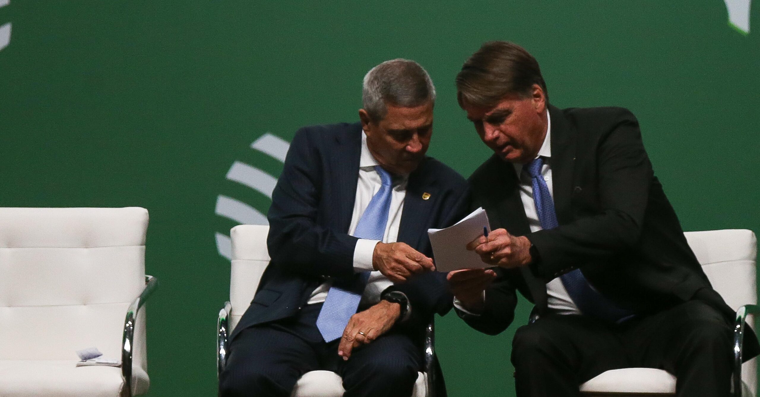 Moraes mantém delação de Cid e autoriza acareação com Braga Netto