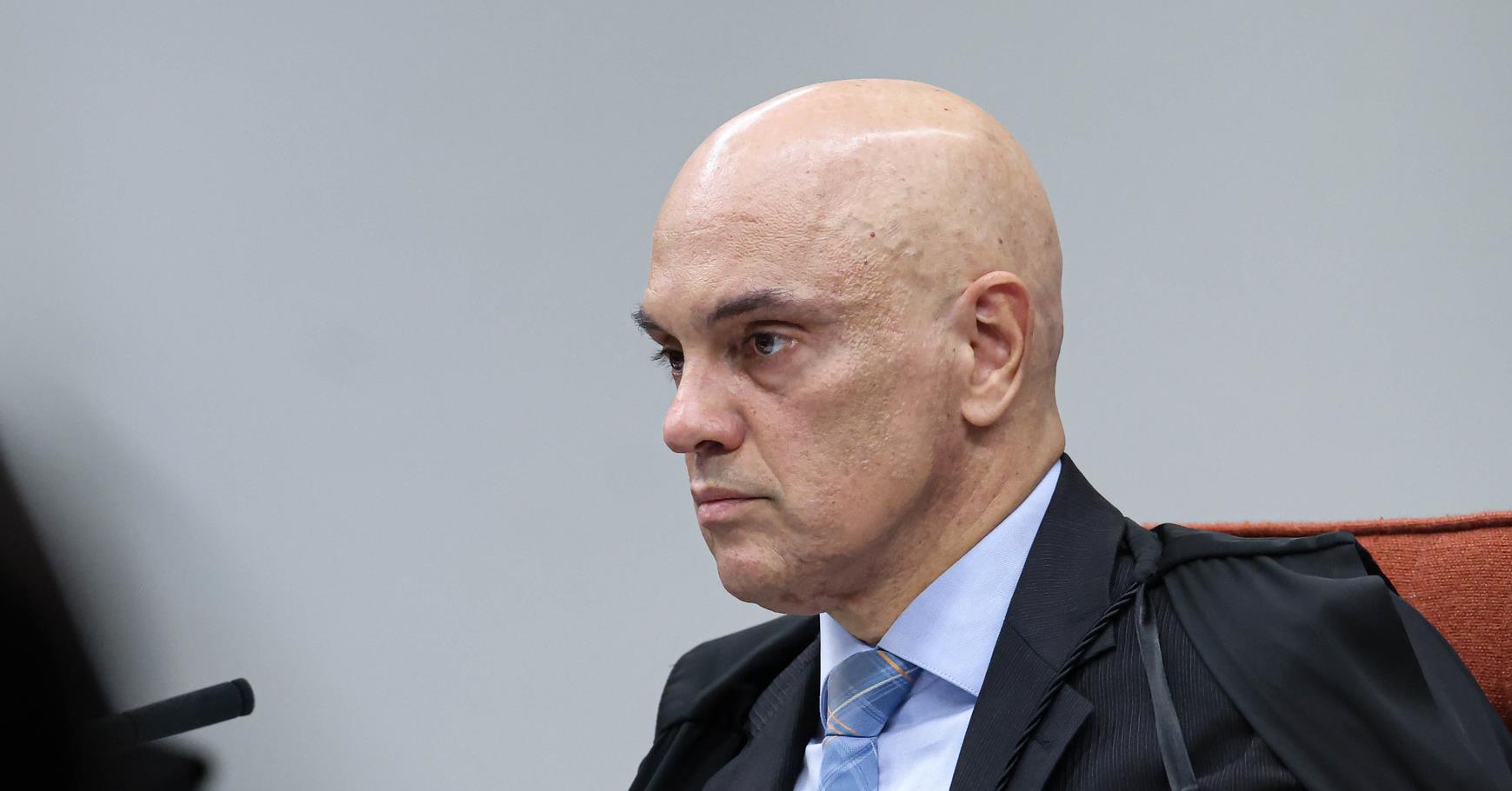 “Não é uma conversa de bar”, diz Moraes sobre encontros de militares