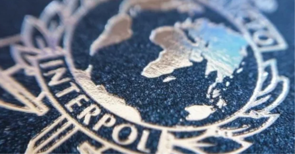 O que é o Alerta Vermelho da Interpol contra Carla Zambelli