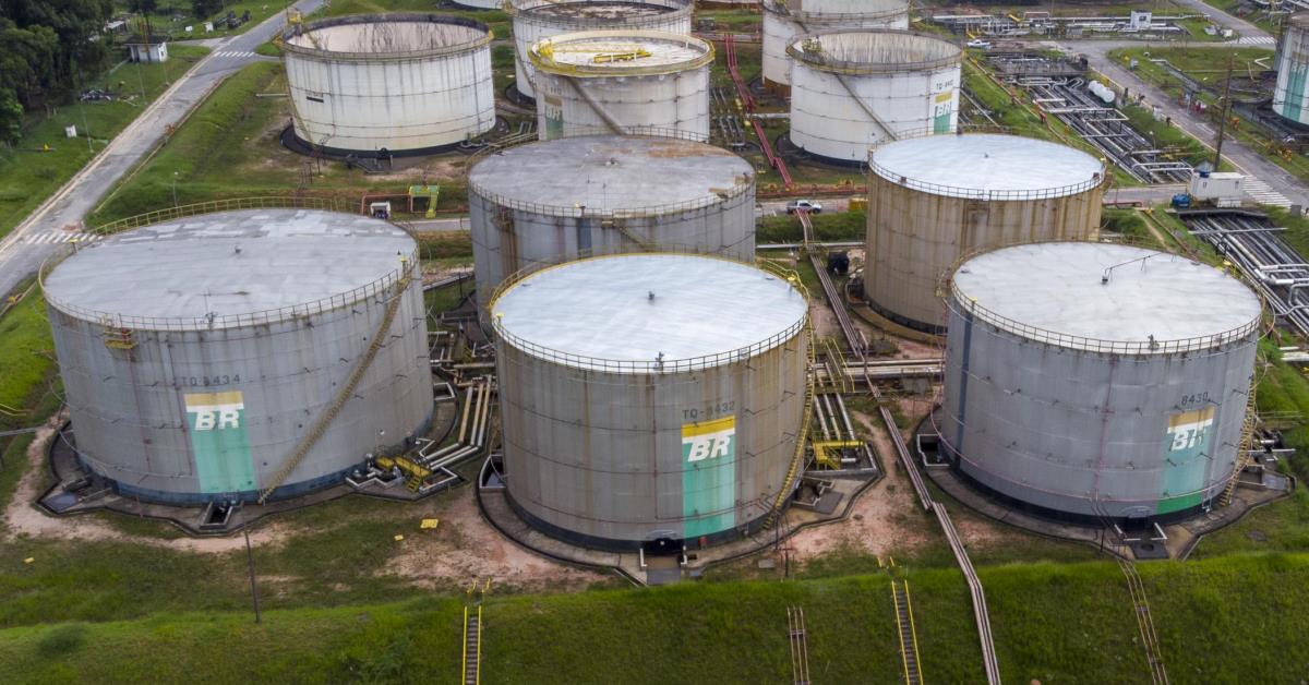 Para compensar IOF, governo reduz PIS/Cofins de etanol para indústria