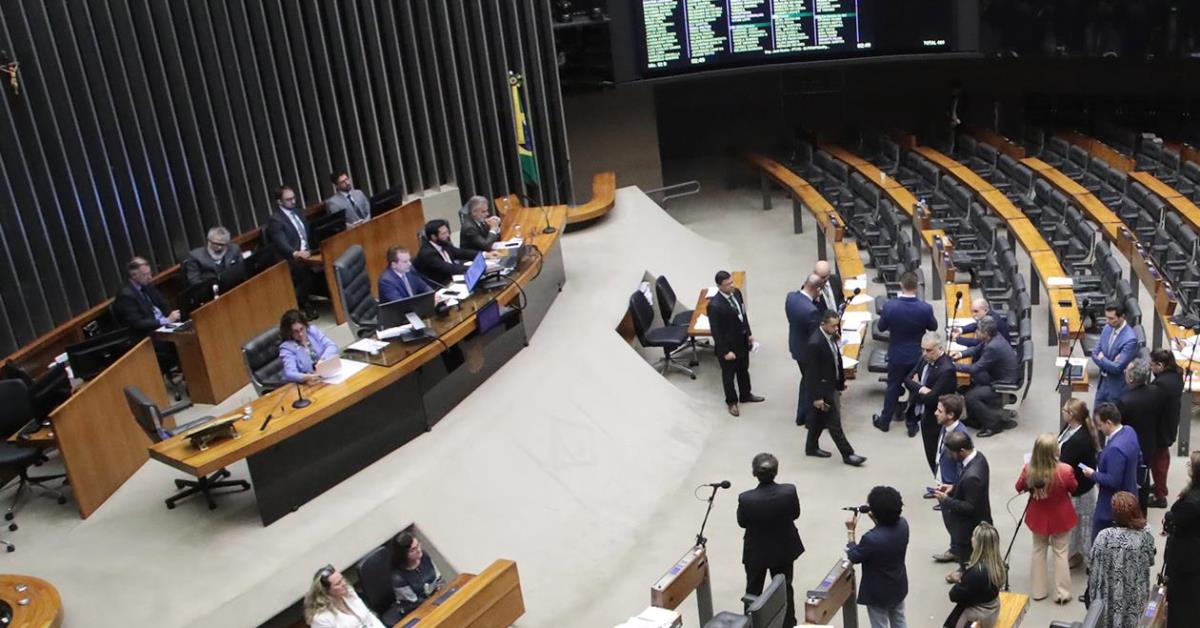 Pauta da Câmara inclui derrubada do aumento do IOF e proteção ao idoso