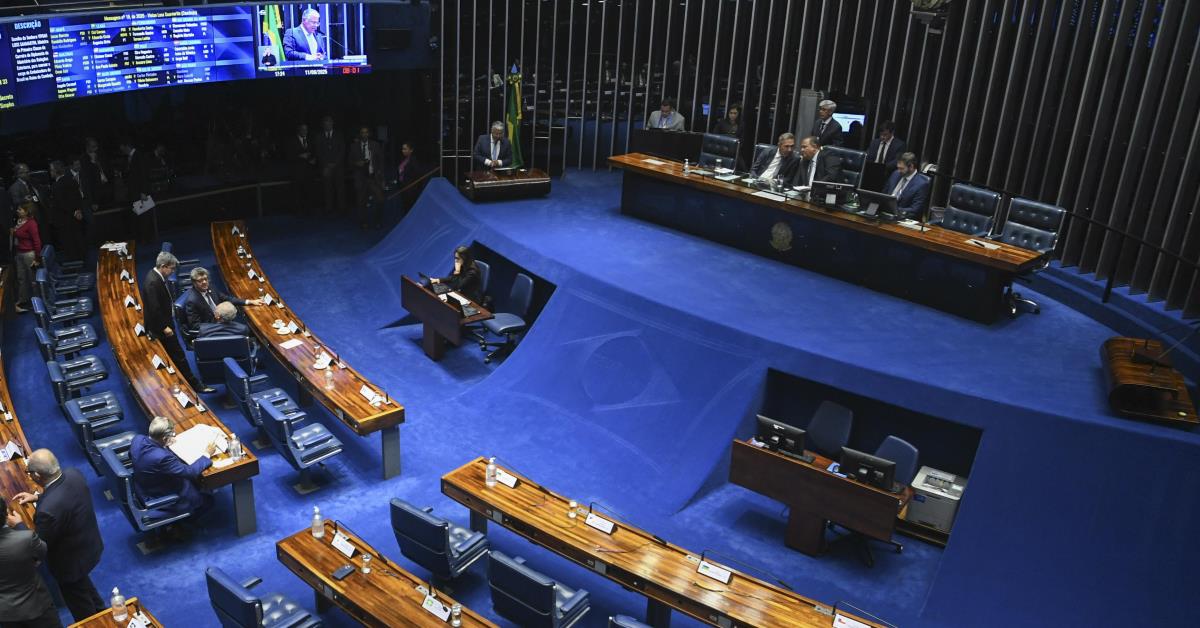 Pauta do Senado tem projeto de aumento do número de deputados