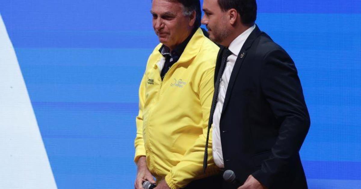 PF indicia Bolsonaro, Carlos e Ramagem por uso político da Abin