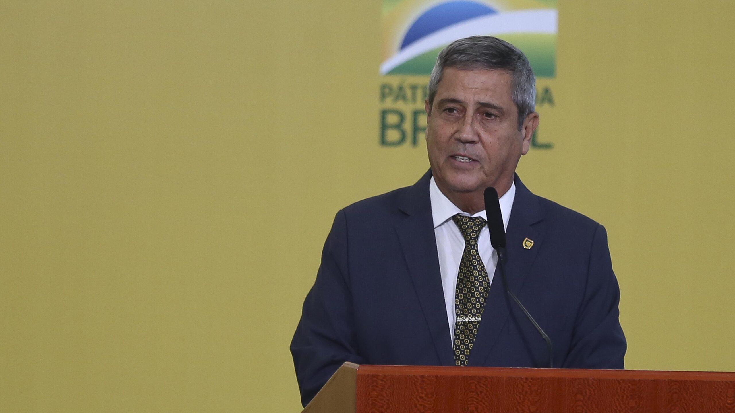 Documento menciona produção de estudos e tentativas de influenciar relatórios das Forças Armadas.