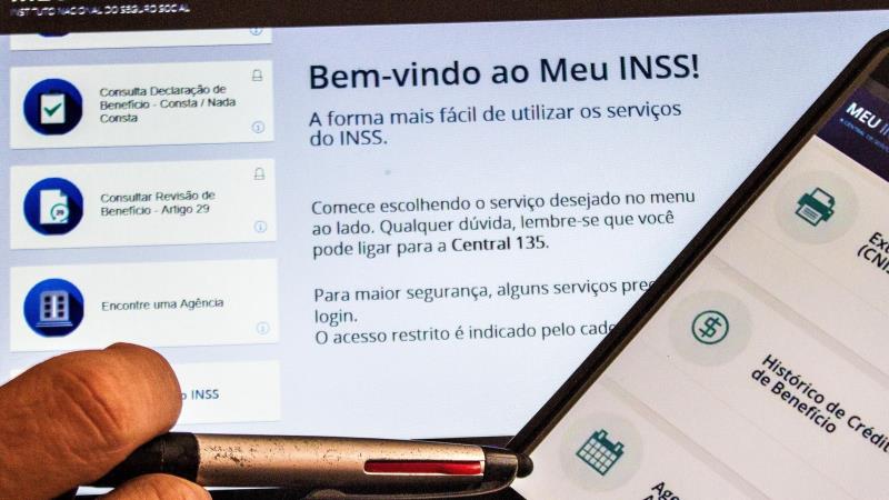 Dados revelam percepção de falhas nas gestões petista e bolsonarista diante de irregularidades no INSS.