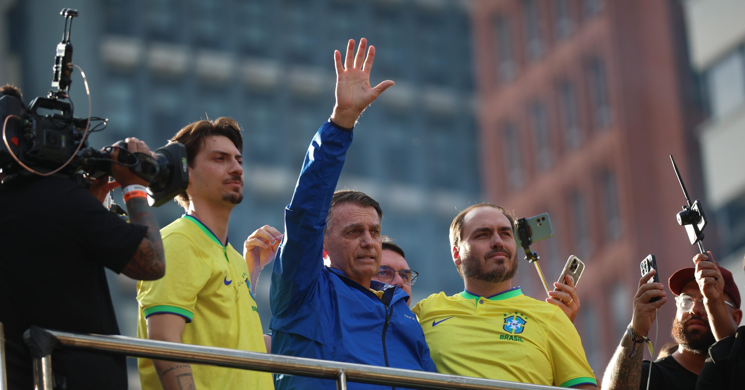 Réu, Bolsonaro critica o STF e chama processo de “fumaça de golpe”