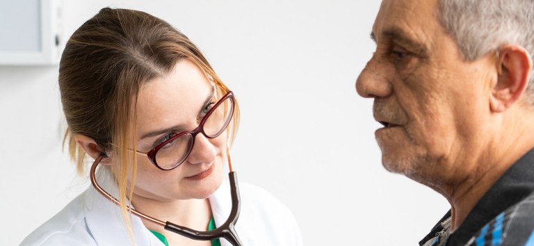 Saúde alerta sobre aumento de casos de gripe e libera mais R$ 50 milhões para reforçar atendimento no SUS