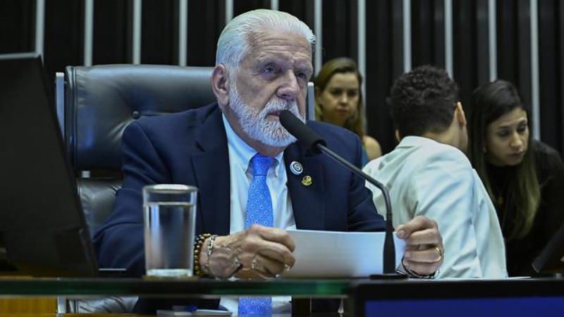O senador Jaques Wagner (PT-BA) é o autor da medida.